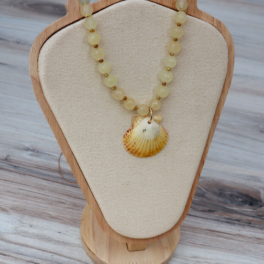 Jupiter Beach Scallop Shell & Agate Beaded Necklace
