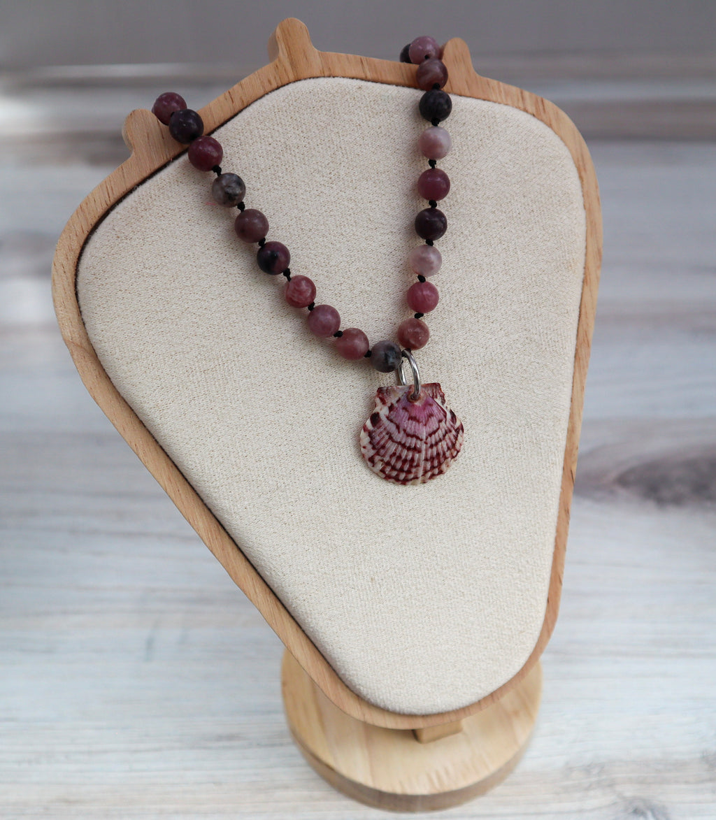 Calico Scallop & Lepidolite Beaded Necklace