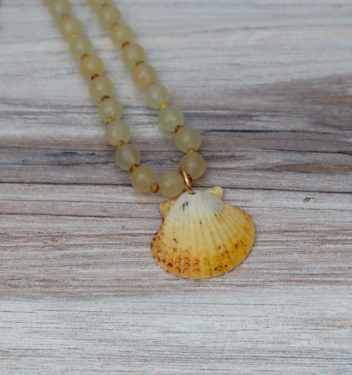Jupiter Beach Scallop Shell & Agate Beaded Necklace