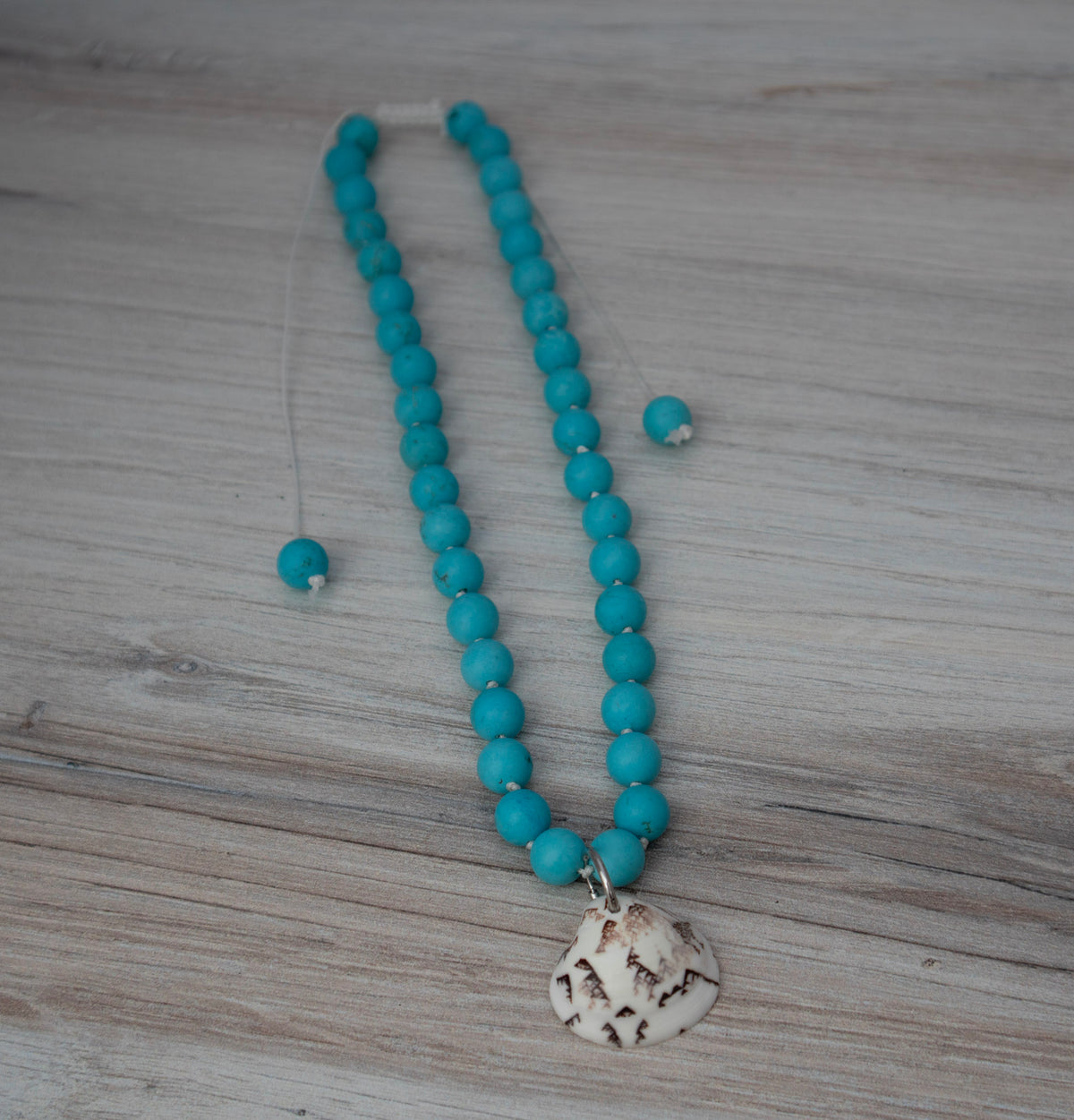 Japanese Clam Magnesite Beaded Necklace